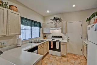 Photo #3: 6136886 Listing 