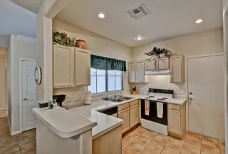 Photo #6: 6136886 Listing 