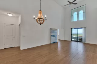 Photo #5: 6136902 Listing