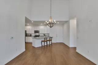 Photo #6: 6136902 Listing