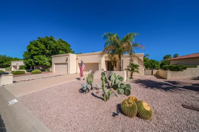 MLS: 6137385 Condo For Sale