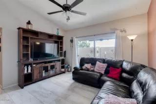 Photo #3: 6137400 Listing