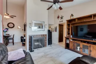 Photo #4: 6137400 Listing