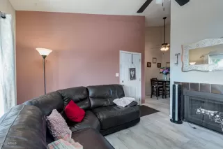 Photo #5: 6137400 Listing