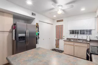 Photo #3: 6137508 Listing