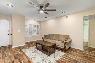 Photo #4: 6137543 Listing