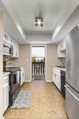 Photo #6: 6137543 Listing