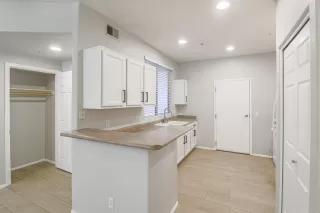 Photo #6: 6137573 Listing