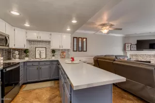 Photo #3: 6137995 Listing