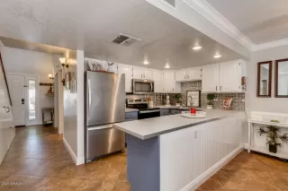 Photo #4: 6137995 Listing