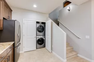 Photo #5: 6138006 Listing