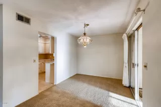 Photo #6: 6138330 Listing