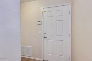 Photo #6: 6138585 Listing