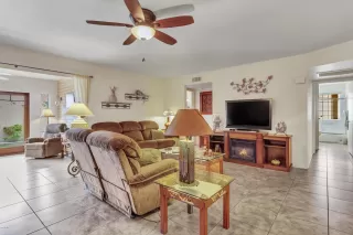 Photo #6: 6138708 Listing 