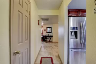 Photo #6: 6138998 Listing