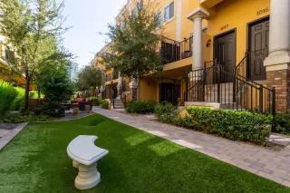 Photo #1: 6139063 Listing 