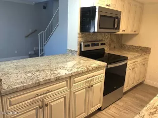 Photo #3: 6139423 Listing