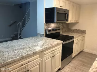 Photo #5: 6139423 Listing