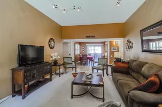 Photo #6: 6139735 Listing