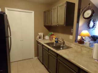 Photo #5: 6139776 Listing