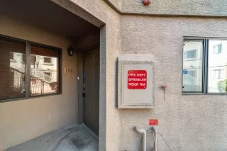 Photo #5: 6140151 Listing