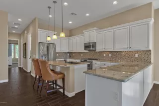 Photo #6: 6140232 Listing 