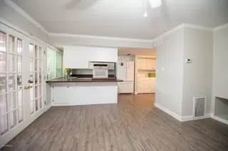 Photo #6: 6140459 Listing 