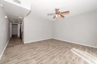 Photo #5: 6140608 Listing 