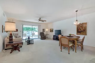 Photo #6: 6140689 Listing