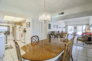 Photo #6: 6140752 Listing