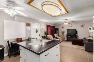 Photo #4: 6140915 Listing