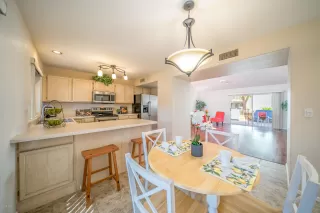 Photo #3: 6141206 Listing