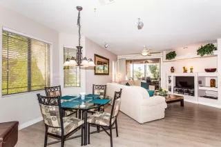 Photo #4: 6141229 Listing