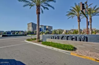 Photo #2: 6141308 Listing