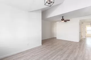 Photo #5: 6141488 Listing