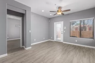 Photo #5: 6141707 Listing