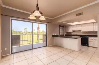 Photo #4: 6141860 Listing