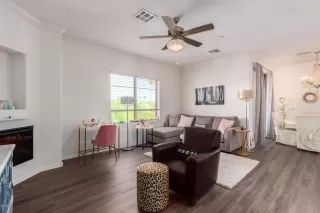 Photo #2: 6141938 Listing