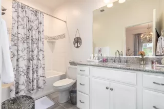 Photo #4: 6141938 Listing