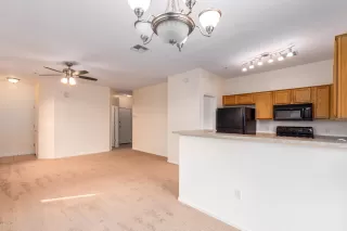 Photo #4: 6142030 Listing