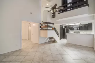 Photo #5: 6142698 Listing