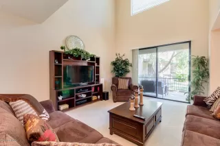 Photo #6: 6142956 Listing