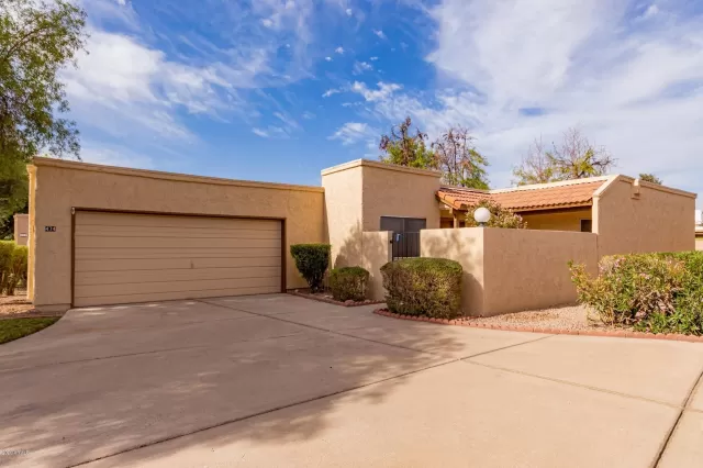 MLS: 6143943 Condo For Sale