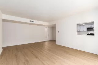 Photo #4: 6143943 Listing