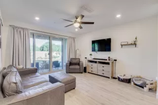 Photo #4: 6144096 Listing