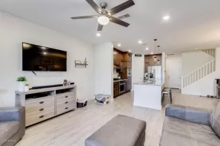 Photo #6: 6144096 Listing