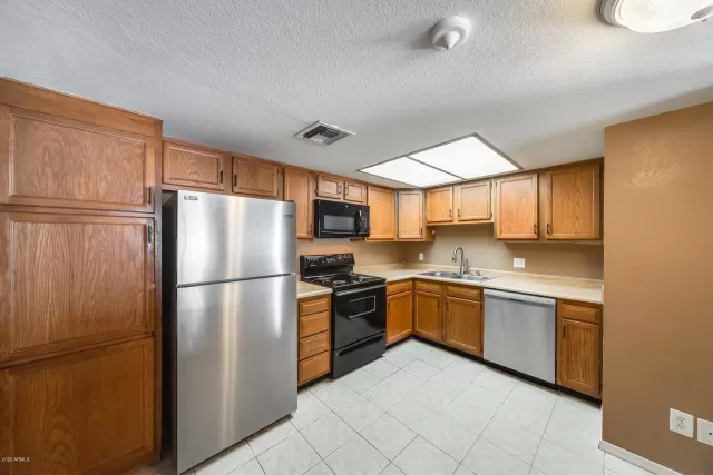 MLS: 6144290 Condo For Sale