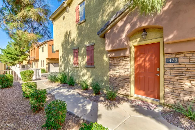 MLS: 6144533 Condo For Sale