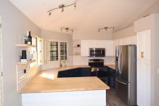 Photo #2: 6144686 Listing