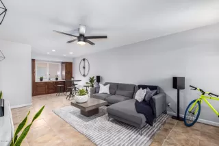 Photo #5: 6144689 Listing